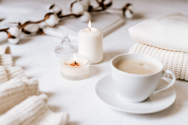 蜡烛一杯白咖啡 棉花 蜡烛咖啡舒适棉花