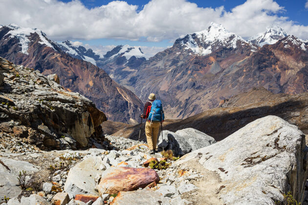 秘鲁秘鲁科迪勒拉山脉的徒步旅行场景环境露营地方式