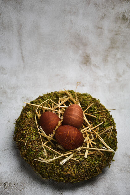 季节复活节棕草窝鸡蛋垂直的有复制空间巢吃新鲜