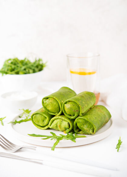 蔬菜自制绿色素馅饼 蔬菜食品 菠菜煎饼糕点薯条绿煎饼