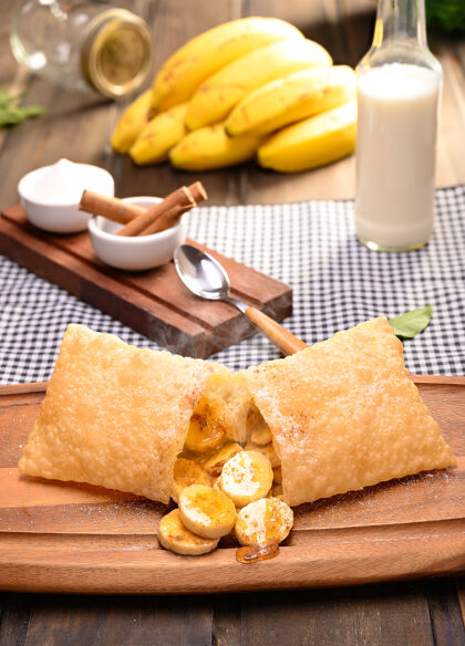 巴西香蕉糕点（粉彩香蕉）-传统的巴西肉桂和糖流行粉彩美国