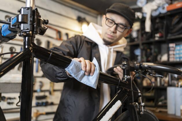 水平中型男子清洁自行车维修工具专业