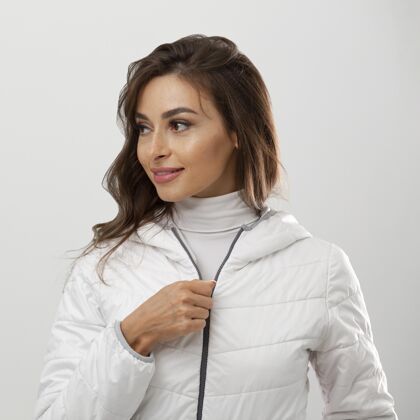 模型穿夹克的女人中枪冬天品牌品牌