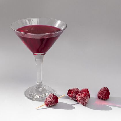 水果一杯树莓汁玻璃冷冻覆盆子液体