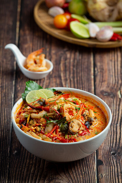 生产泰国菜；汤百胜功或河虾麻辣汤热带蛋白质汤