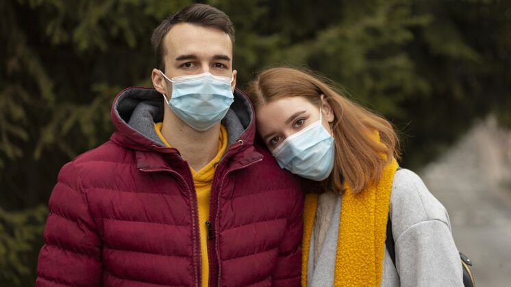 医学夫妇一起戴着医用口罩出门医学面罩男性新