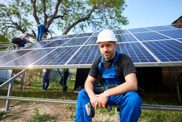 建筑独立太阳能电池板系统安装 可再生绿色能源新太阳能面板
