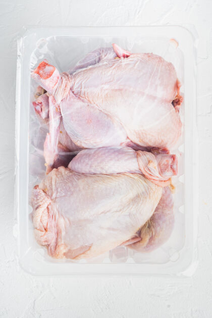 顶视图带生鸡肉的塑料容器 顶视图塑料托盘鸡肉