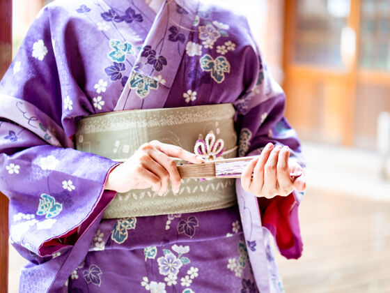 古代和服女人\/和服是日本的传统服装东方衣服丝带