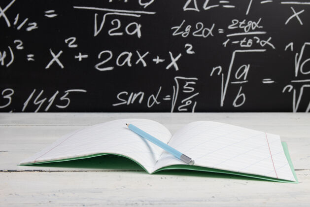 黑板以数学公式为背景的黑板笔记本学习学习教育