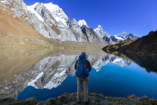 生存秘鲁科迪勒拉山脉的徒步旅行场景快乐方式生态