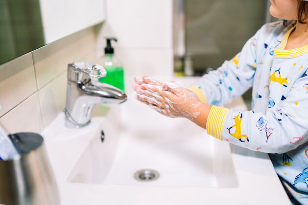 每天幼儿用肥皂洗手 以防止和防止冠状病毒1习孩子健康