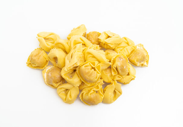 生的意大利传统的玉米粉蒸面 白色隔离营养膳食配料