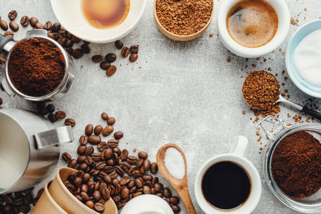 研磨咖啡概念与不同类型的咖啡和咖啡制作道具灰色background.view视图从上面新鲜特写顶视图