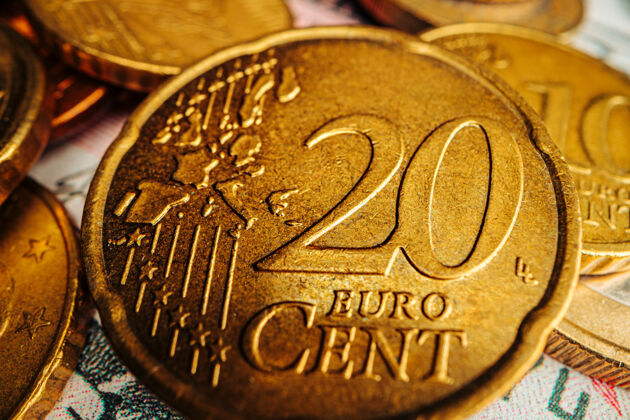 现金金色欧元硬币的宏观照片金融欧元欧洲