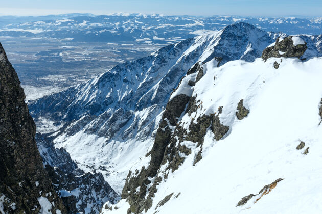 景色冬季落基山脉景观（塔特兰斯卡洛姆尼察 高塔特拉斯 斯洛伐克）滑雪胜地山天空