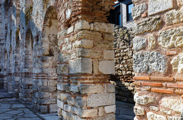 中世纪保加利亚尼斯巴尔镇周围的城墙废墟城镇废墟古城