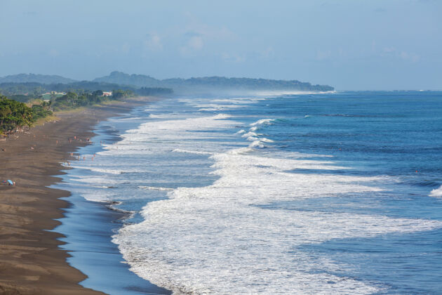 阳光明媚哥斯达黎加美丽的热带太平洋海岸海滩美国加勒比海
