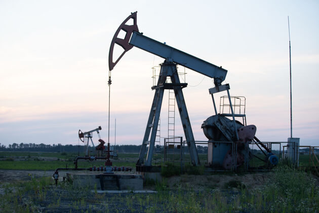 探索油泵在橙色日落资源石油石油