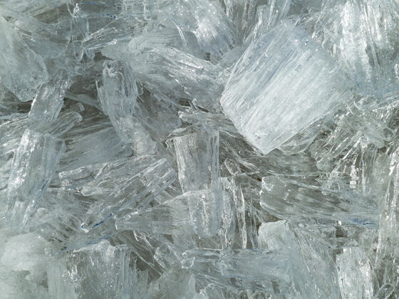 霜冻特写镜头纹理白色冰晶寒冷冰表面
