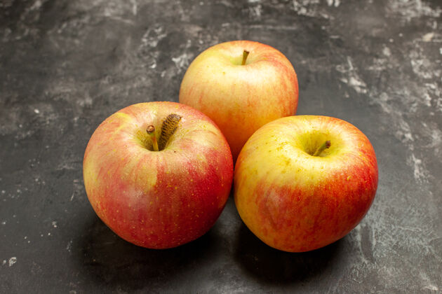 树正面图新鲜的苹果 深色的水果 成熟的维生素树 醇厚的果汁图片颜色成熟新鲜苹果新鲜