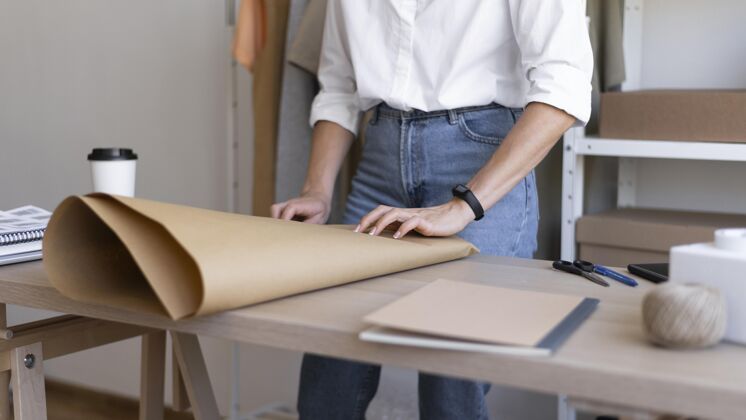 办公桌用包装纸把手收起来企业家包装纸包装