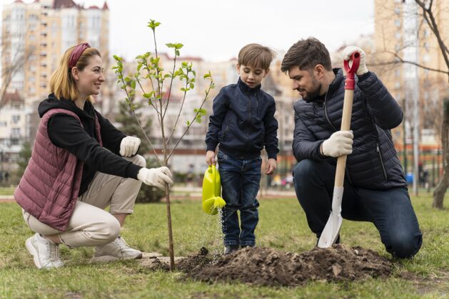 种植一家人在一起拼树志愿者花园园艺