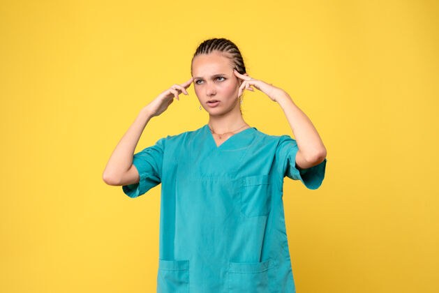 医疗正面图女医生穿着医用衬衫 护士covid-19健康病毒色情感医院情感人黄色