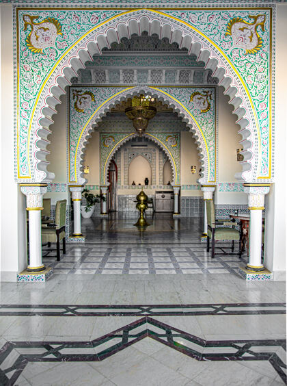 伊斯兰房间的内部是传统的伊斯兰风格 有许多细节和装饰寺庙传统室内