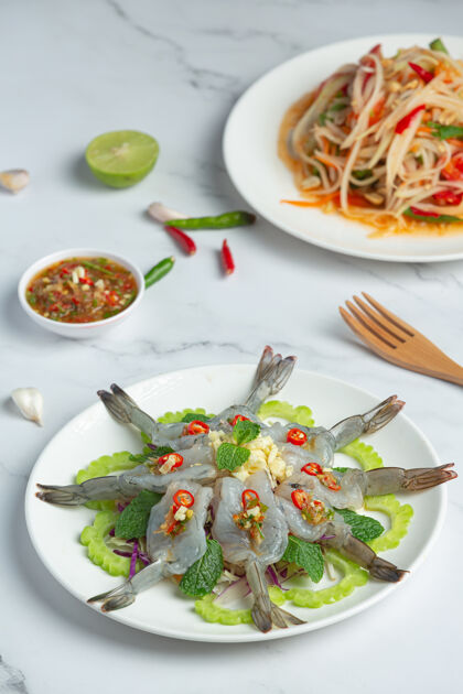 香料泰国菜；辣鱼露虾草药草药蛋白质