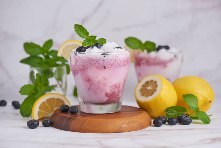 混合自制新鲜水果冰沙夏季新鲜水果饮料饮食排毒健康