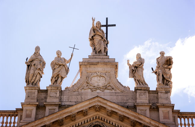 雕塑圣彼得斯大教堂上的雕像 梵蒂冈城 罗马 意大利建筑古代意大利
