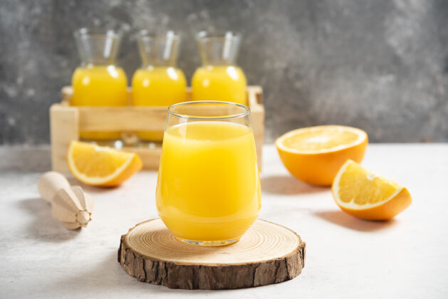 凉一杯鲜榨橙汁多汁成熟素食
