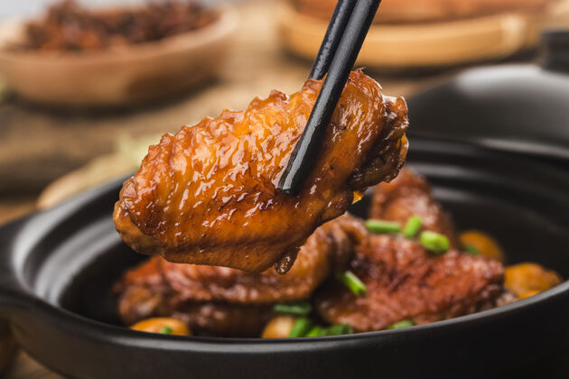 海洋板栗焖鸡翅餐厅烹饪骨头