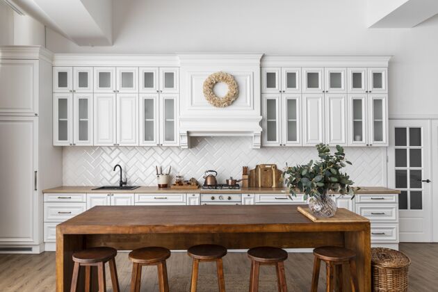 房子厨房室内设计与木制桌子项目水平厨房