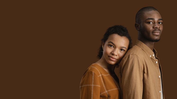 非裔美国人有复印空间的夫妇侧视图朋友黑人种族