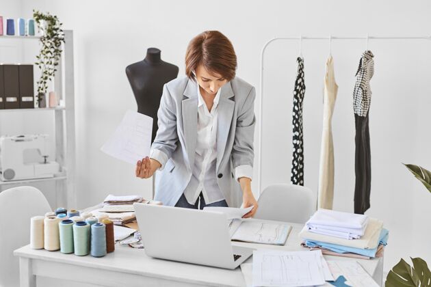 服装形式女时装设计师咨询工作室服装线平面图的正面图个人裁缝服装