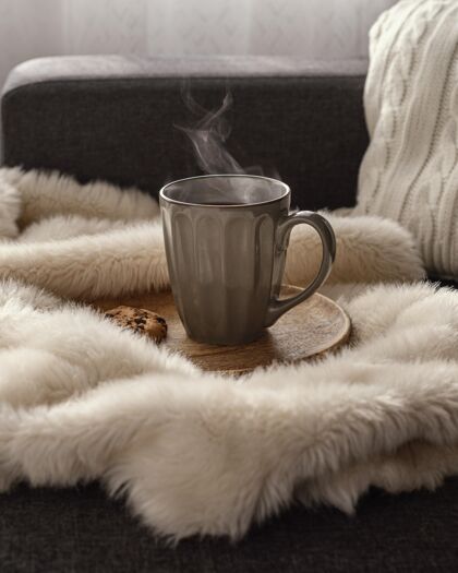 室内一杯茶和饼干活动冬天生活方式