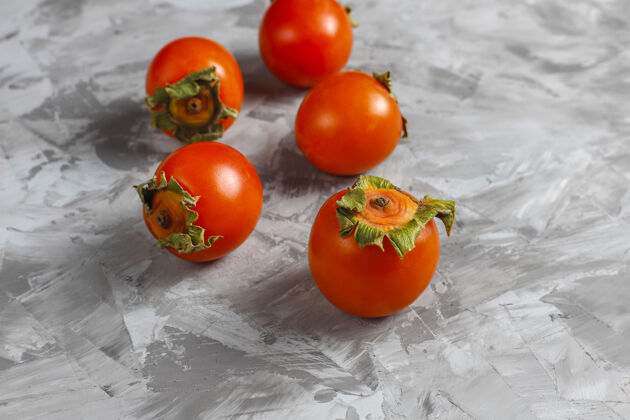 自然新鲜的有机熟柿子水果新鲜营养甜