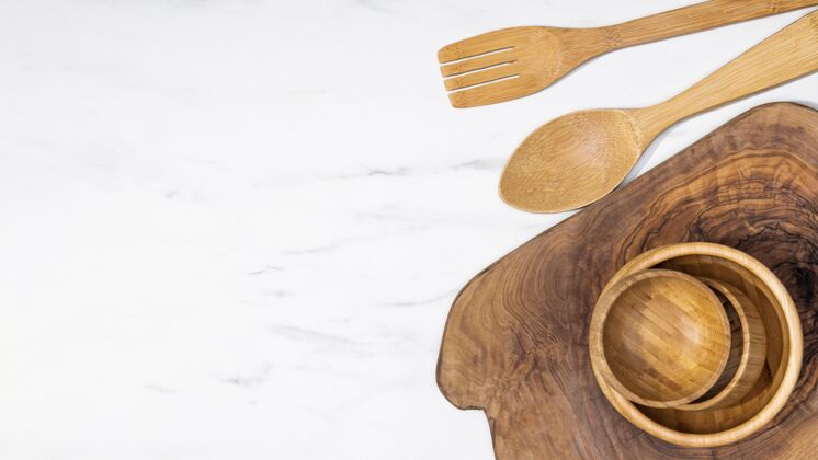 厨具顶视图木制厨房用具与复制空间勺子碗工具