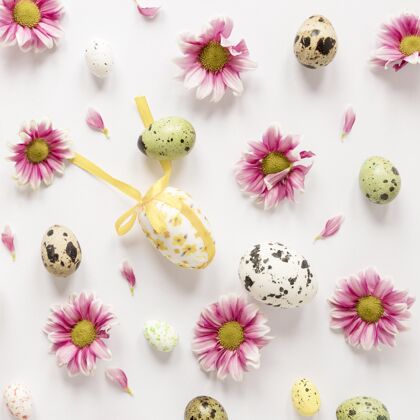 季节复活节鹌鹑蛋和花庆祝食物装饰