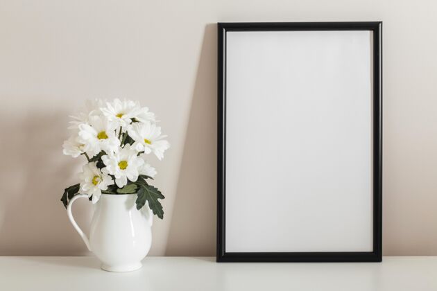 安排一束白色的花在一个空框的花瓶里蔬菜组成分类