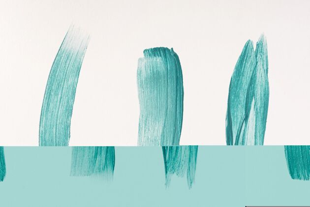 油漆三个蓝色画笔笔划的俯视图水平液体稠度