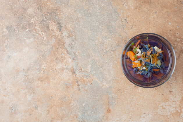 玻璃热的 芳香的 大理石表面的花草茶茶杯芳香健康