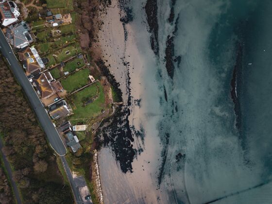 海洋用无人机拍摄了多塞特郡韦茅斯桑德斯福德海滩地区的空中照片地区海滨摄影