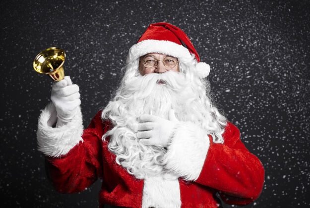 日子快乐的圣诞老人手持手铃男人平安夜铃声