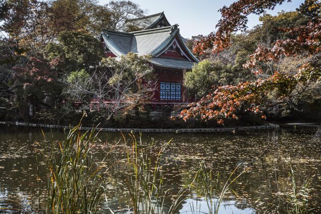 水平有湖的日本传统寺庙建筑神龛建筑