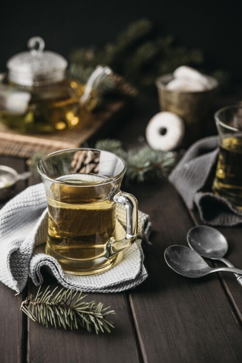 饮料高角度的松枝茶传统热芳香